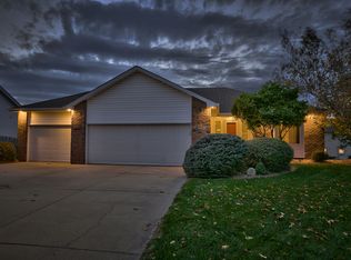 3922 N 209th St, Elkhorn, NE 68022