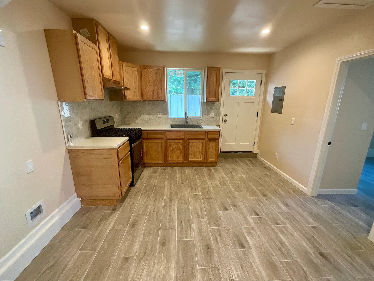 8437 Nevada Ave — Photo 3