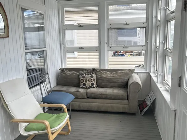 191 3rd Ave, Manasquan, NJ 08736