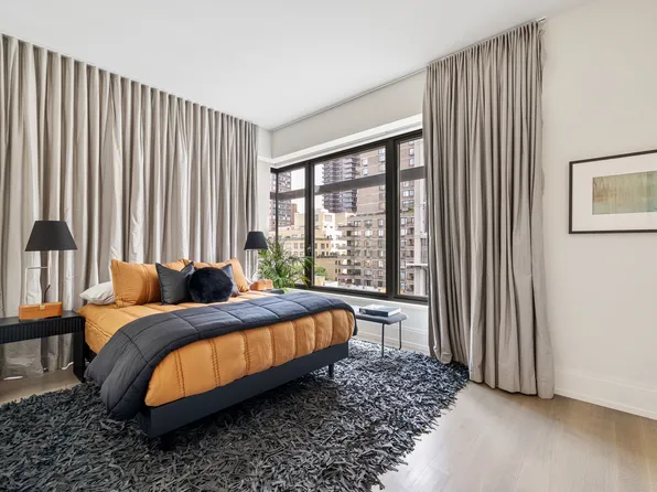 301 East 50th Street image 9 of 16