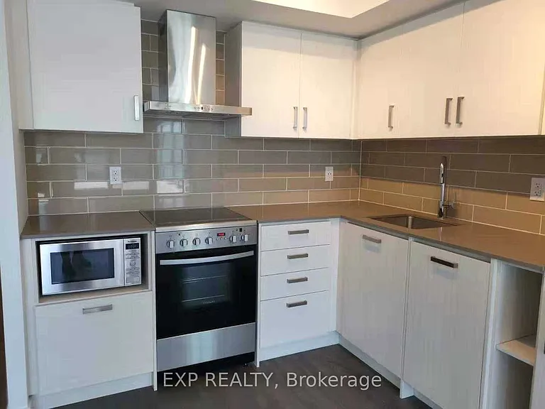 125 Redpath Ave #313 — Photo 5