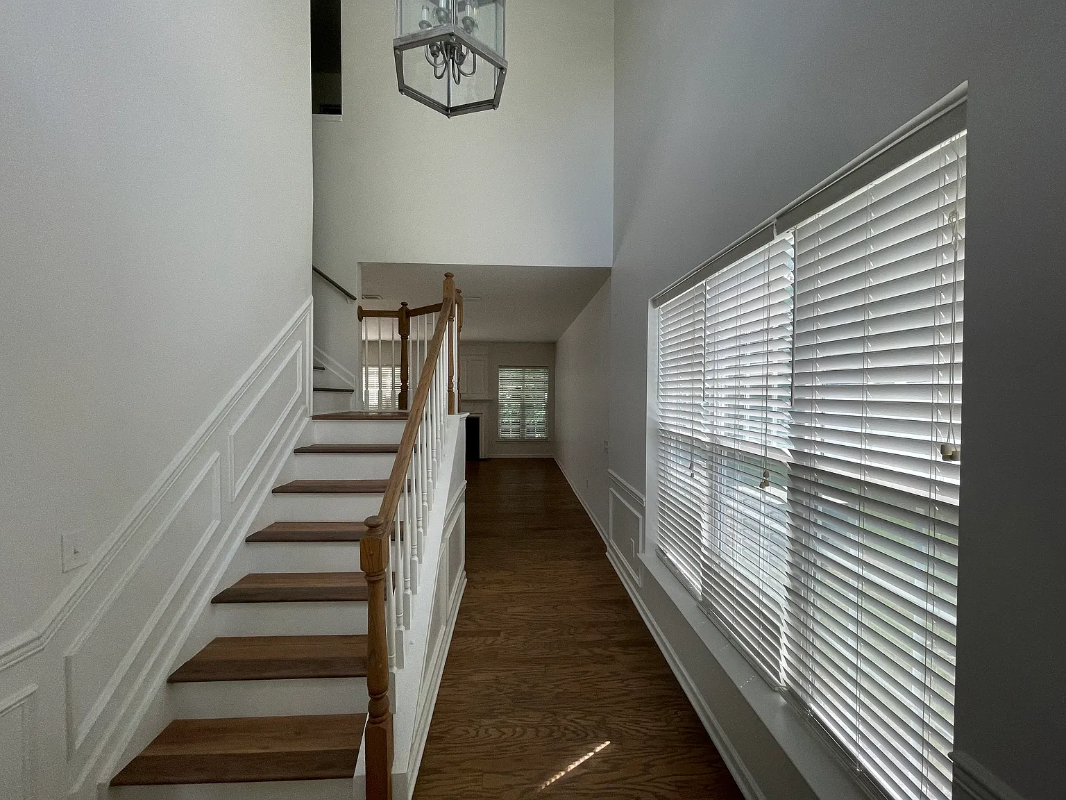 3 bed, 2.5 bath, 1836 sqft, $2,299 — Photo 4