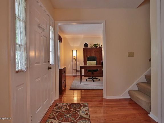 3rd image of 800 Exmoor Ave