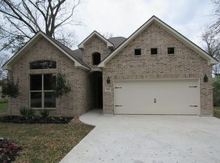725 Holland Ave, Port Neches, TX 77651