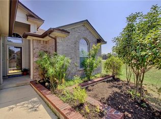 200 Lakemont Dr, Hutto, TX 78634