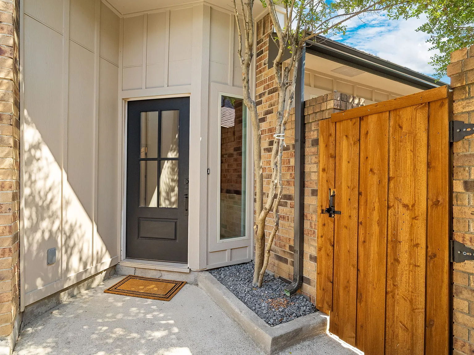 3 bed, 1925 sqft, $3,500 — Photo 3
