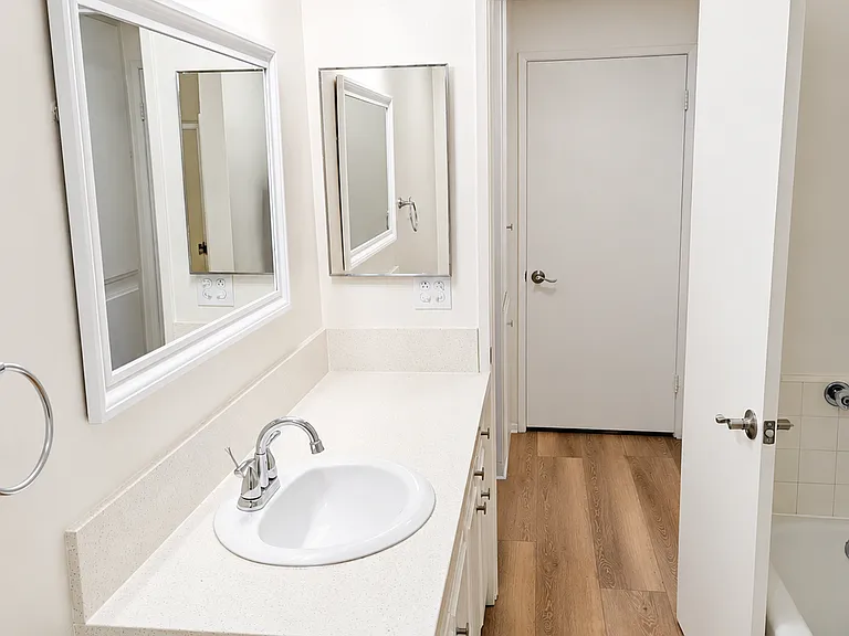 153 S Hayworth Ave #202 — Photo 12