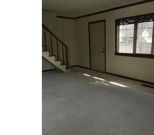 4th image of 4231 Woodmere Dr