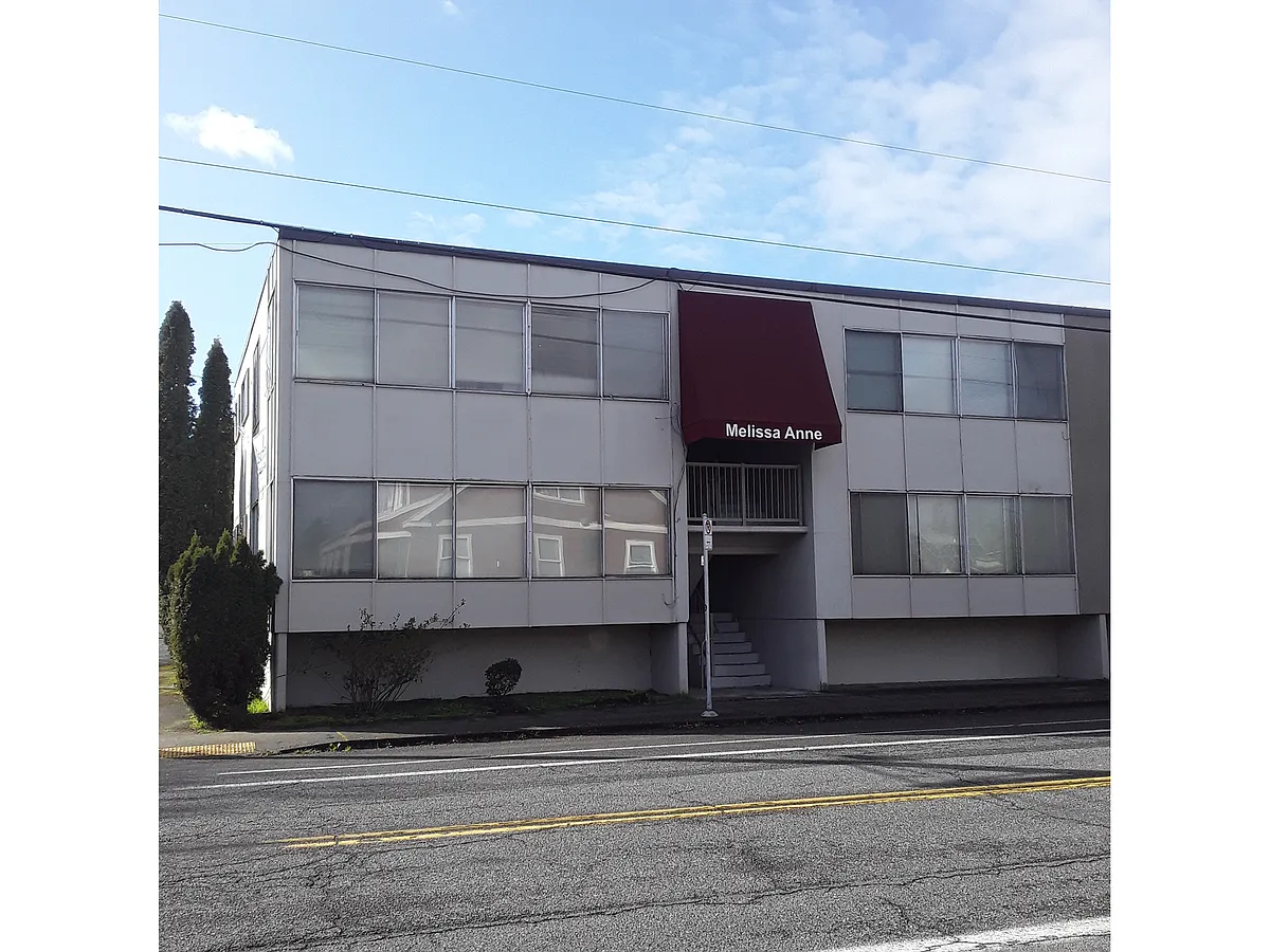 Building Photo - 7720 E Burnside St