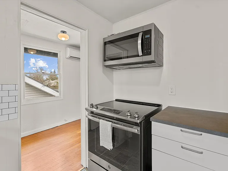 7015 N Greeley Ave #B — Photo 25