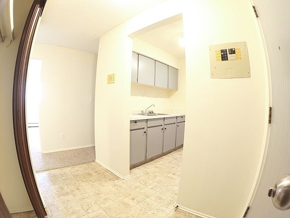 3rd image of 5604 50th Ave #201