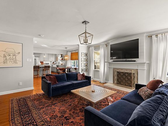 5th image of 823 Ridgecrest Dr