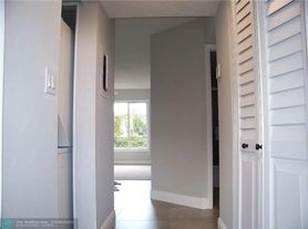 3218 NW 103rd Ter, Coral Springs, FL