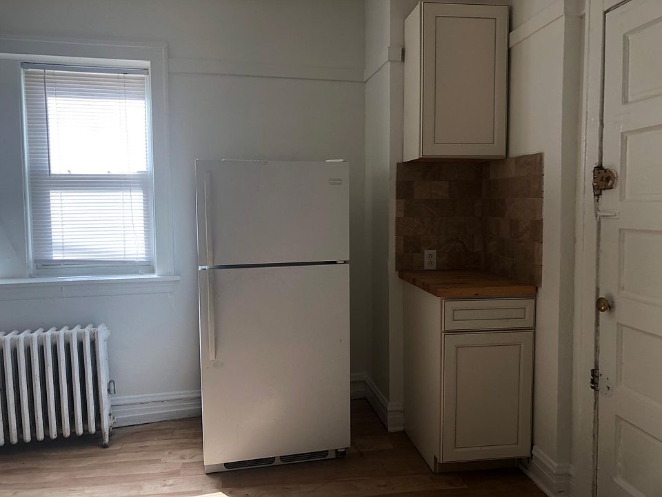 1st image of 7400 N Rogers Ave
