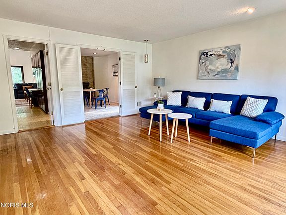 4th image of 6162 Greenacre Rd