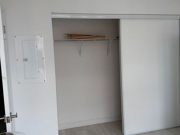 5th image of 31 Tippett Rd #1220