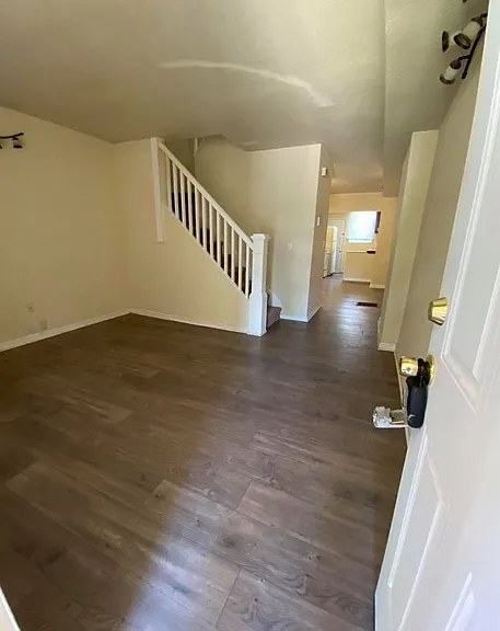 538 Maude Ave — Photo 8