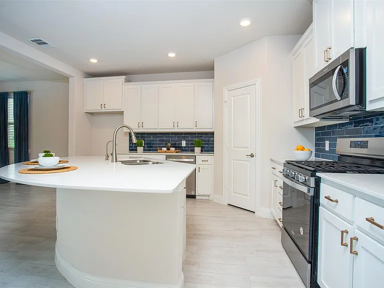 1304 Wildflower Way — Photo 9