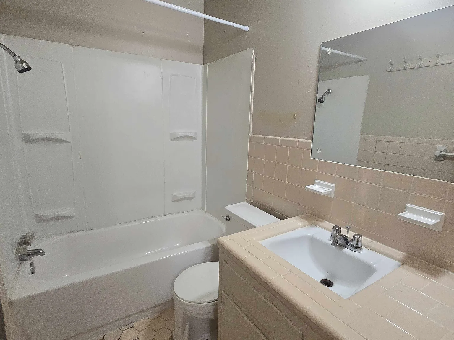 1 bed, 550 sqft, $650 — Photo 2