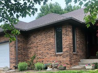 4014 S Gatlin Ct, Springfield, MO 65807