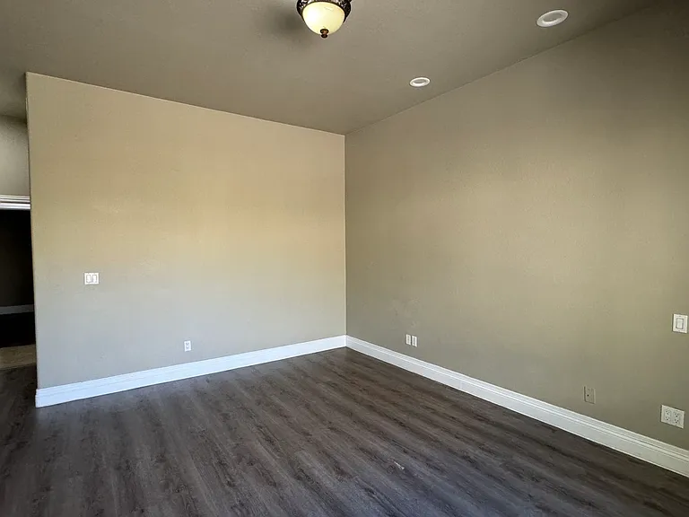1625 Hidden Spring Dr — Photo 13