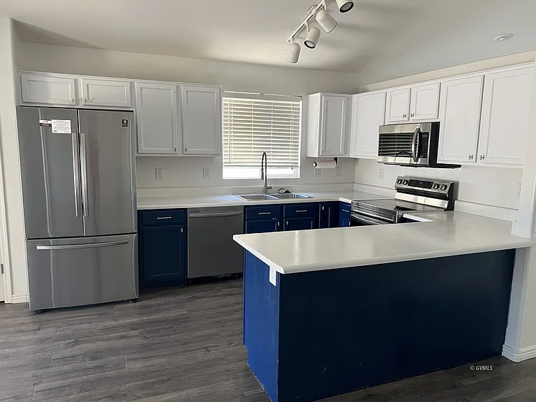 1605 E Copper Canyon Dr — Photo 4