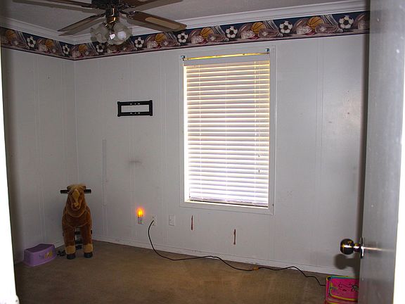 5th image of 804 University Dr