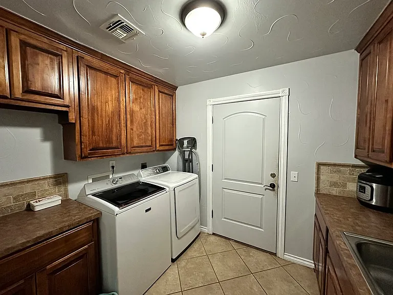 1205 Alma Dr — Photo 18