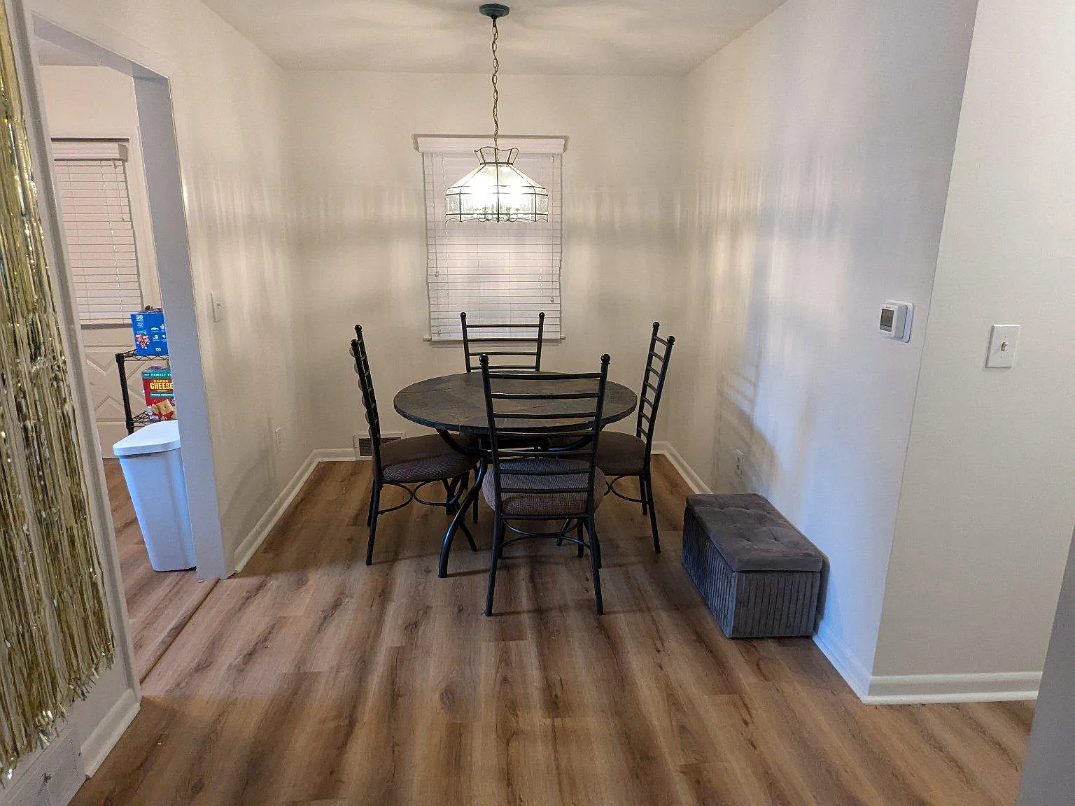 4 bed, 2.0 bath, 1392 sqft, $3,200 — Photo 4