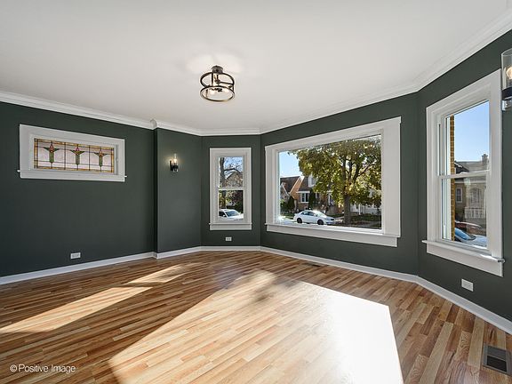 5th image of 6236 W Cornelia Ave