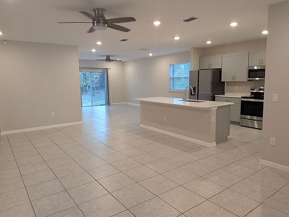3rd image of 13196 Thrasher Ave
