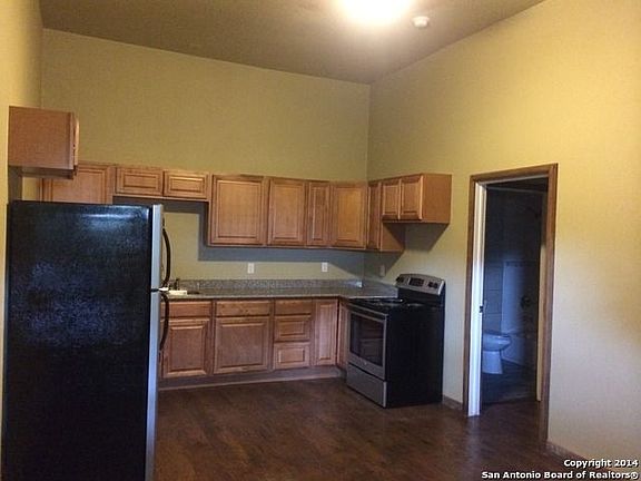 5th image of 308 Warren St