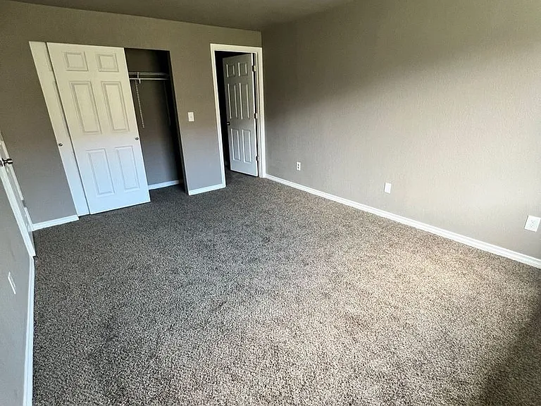1218 S 41st Ave — Photo 12