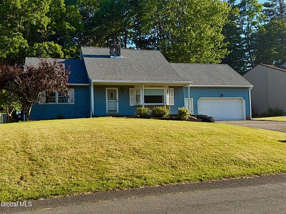 3rd image of 31 Laura Drive