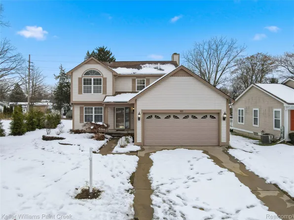 833 Huntclub Blvd, Auburn Hills, MI 48326