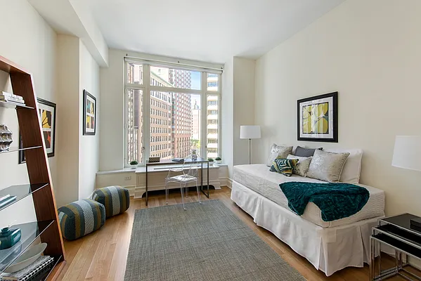 Sold by Mercedes Berk | media 1