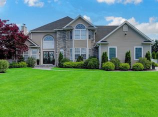 28 Sweetgum Ln, Miller Place, NY 11764