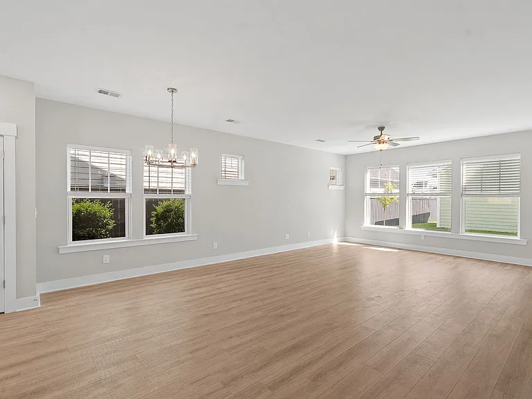 117 Archdale St — Photo 11