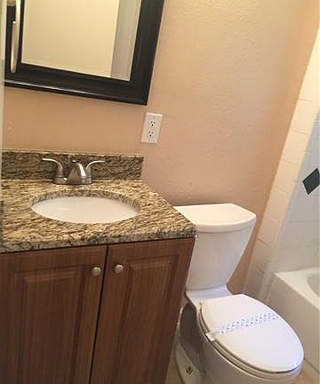 4th image of 209 Carolyn Dr