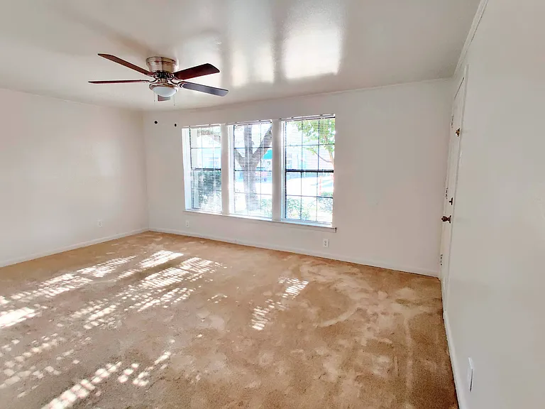6628 Hillcrest Ave #6 — Photo 12