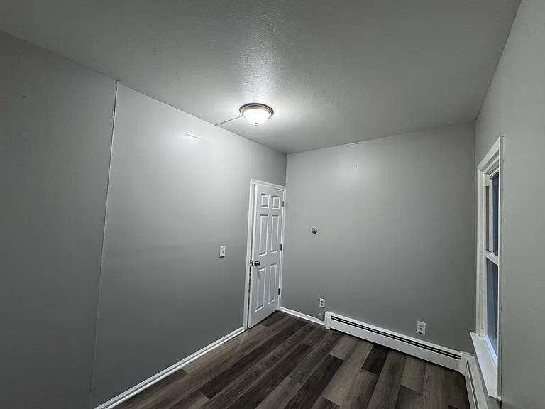 72 8th St #3 — Photo 3