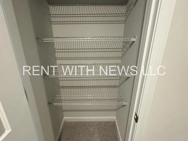 243 Paramount Dr — Photo 18