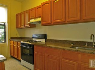 318 Maple St #2, Brooklyn, NY 11225