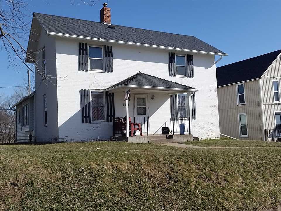 1st image of 124 N Railroad St