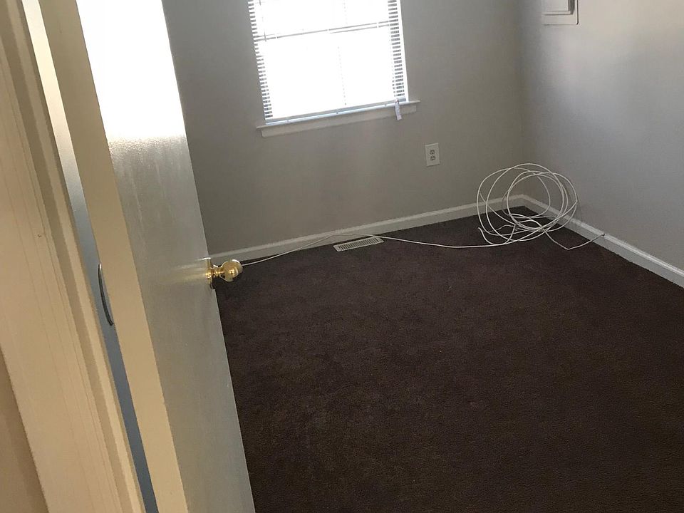 2nd image of 4614 Benner St #2