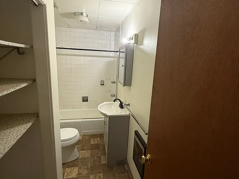 604 S 8th St #9 — Photo 7