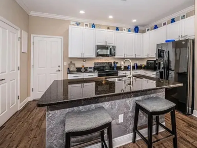 10595 Marsha Dr — Photo 8