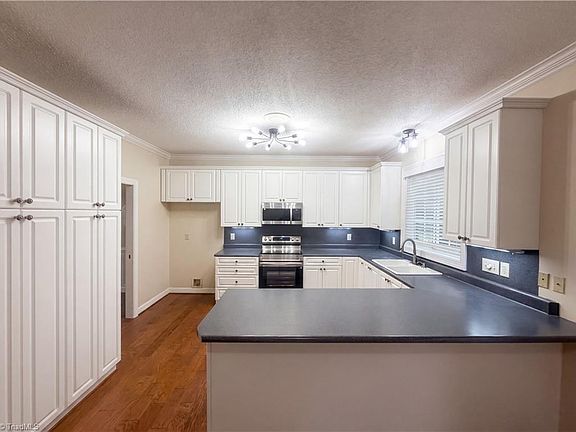 5th image of 120 Stones Throw Ct