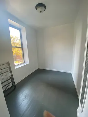 Rented by Aimee Grodanz, LREB | media 7