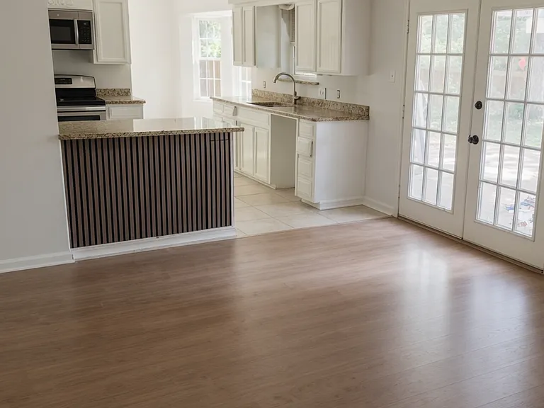 3533 Sheffield Dr — Photo 3